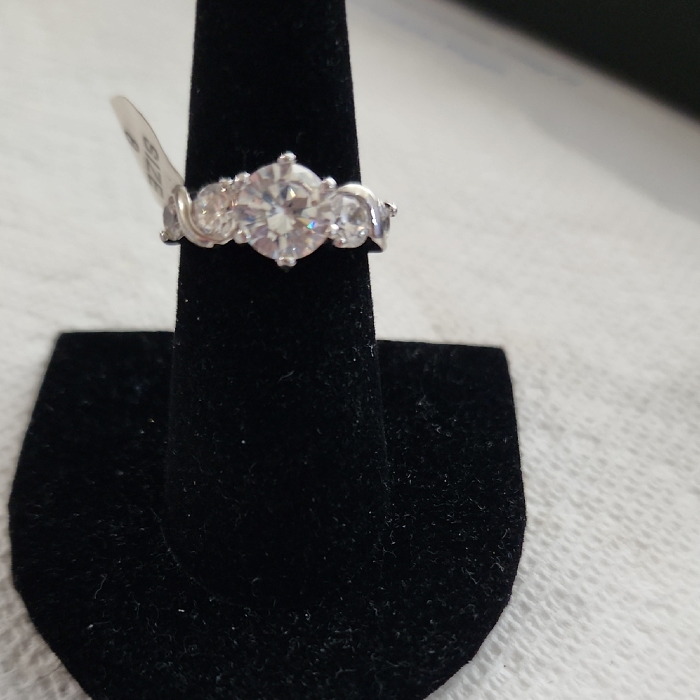 Elegant Silver Women's Ring